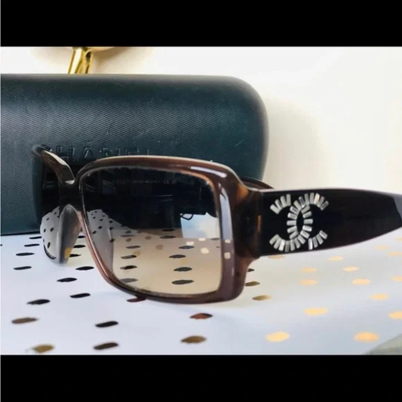 CHANEL 5114-B CC Mark Rhinestone sunglasses Plastic Dark Brown Chanel Brown Rhinestone Logo Rectangle Sunglasses  main image 4